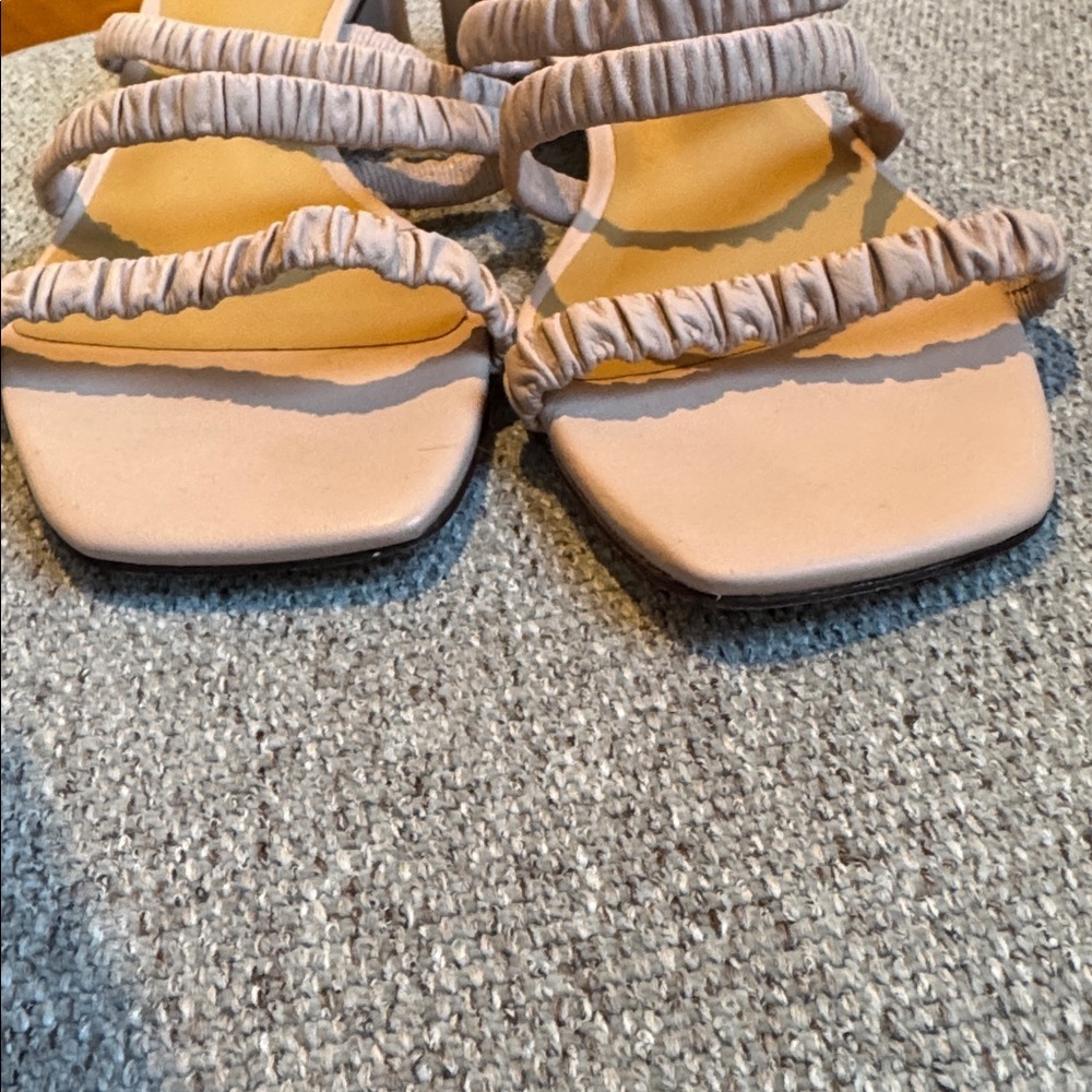 Reformation Assunta Scrunchy Strappy Block Heel Mule in Serenade Soft Pink 5.5 - Picture 12 of 12